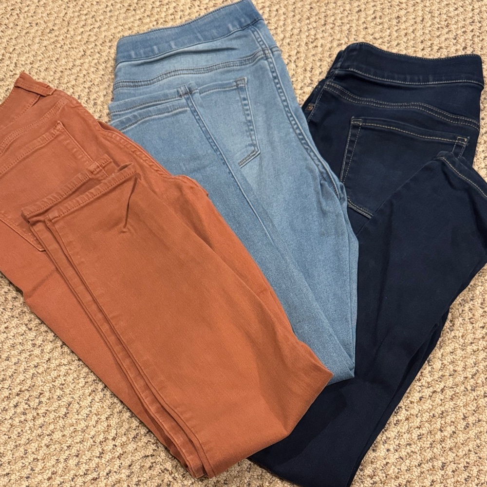 3-Pack Women’s Skinny Jeans in Rust, Light Blue & Navy; size 8 and 6-8-10